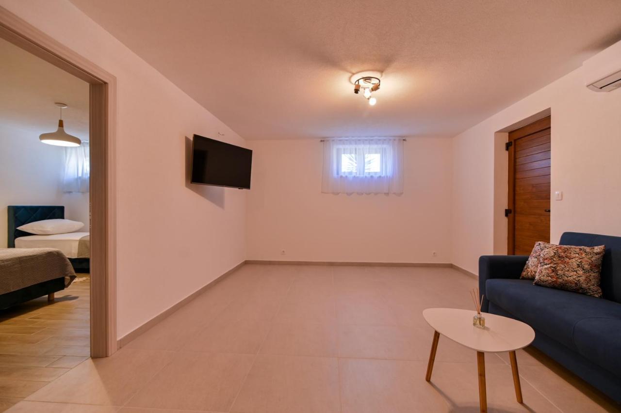 אוקרוג גורניי Villa Rudini With Heated Pool מראה חיצוני תמונה